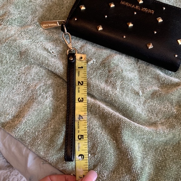 Michael Kors Wristlet Wallet🔥 - Picture 12 of 12